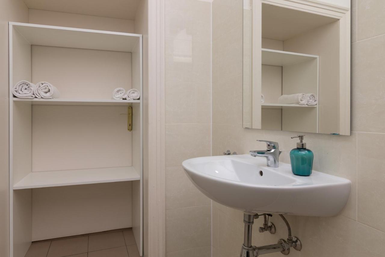Spacious 2 Bedrooms Apartment In 4Th District Near Karlskirche Wien Exterior foto
