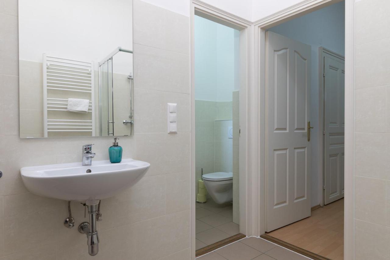 Spacious 2 Bedrooms Apartment In 4Th District Near Karlskirche Wien Exterior foto